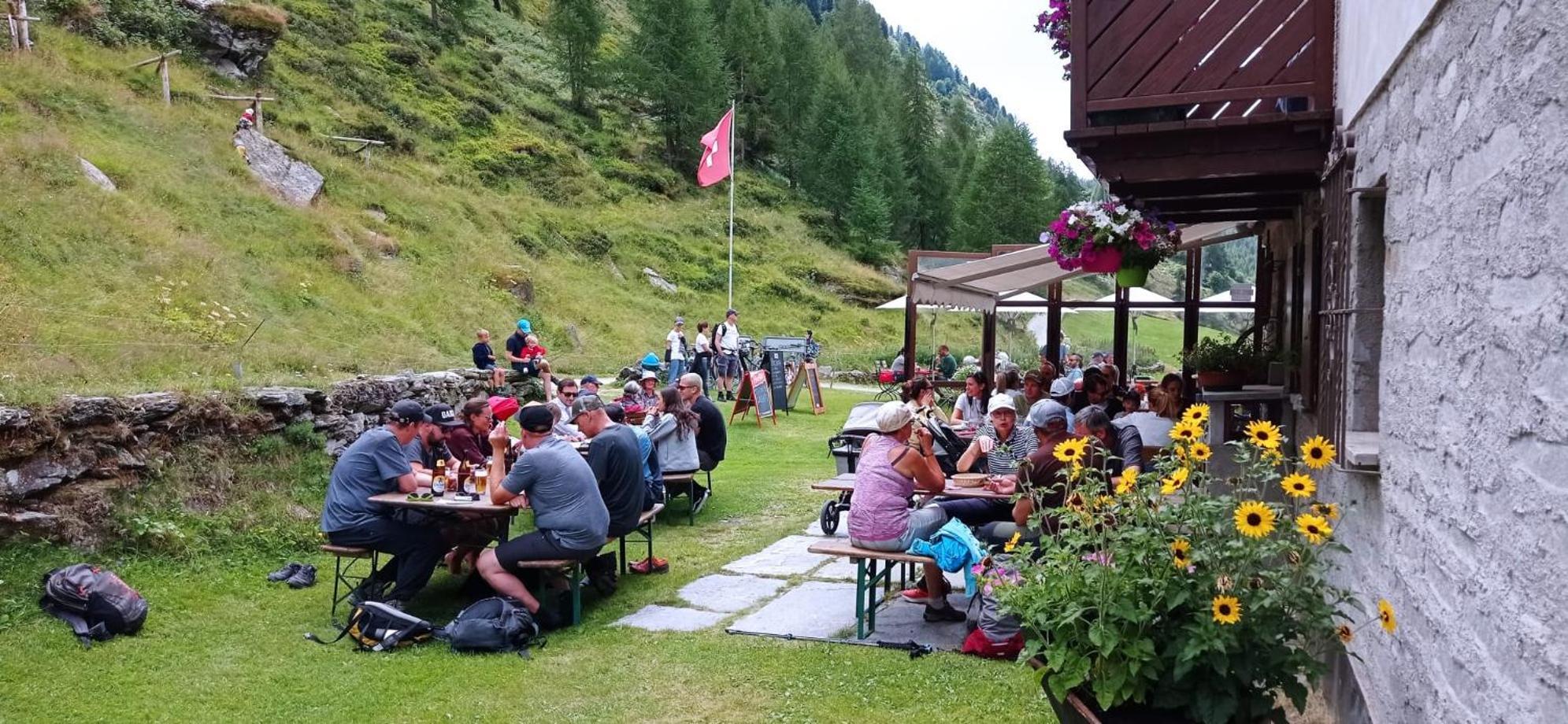 Hotel Ristorante Lagrev Малоя Екстер'єр фото